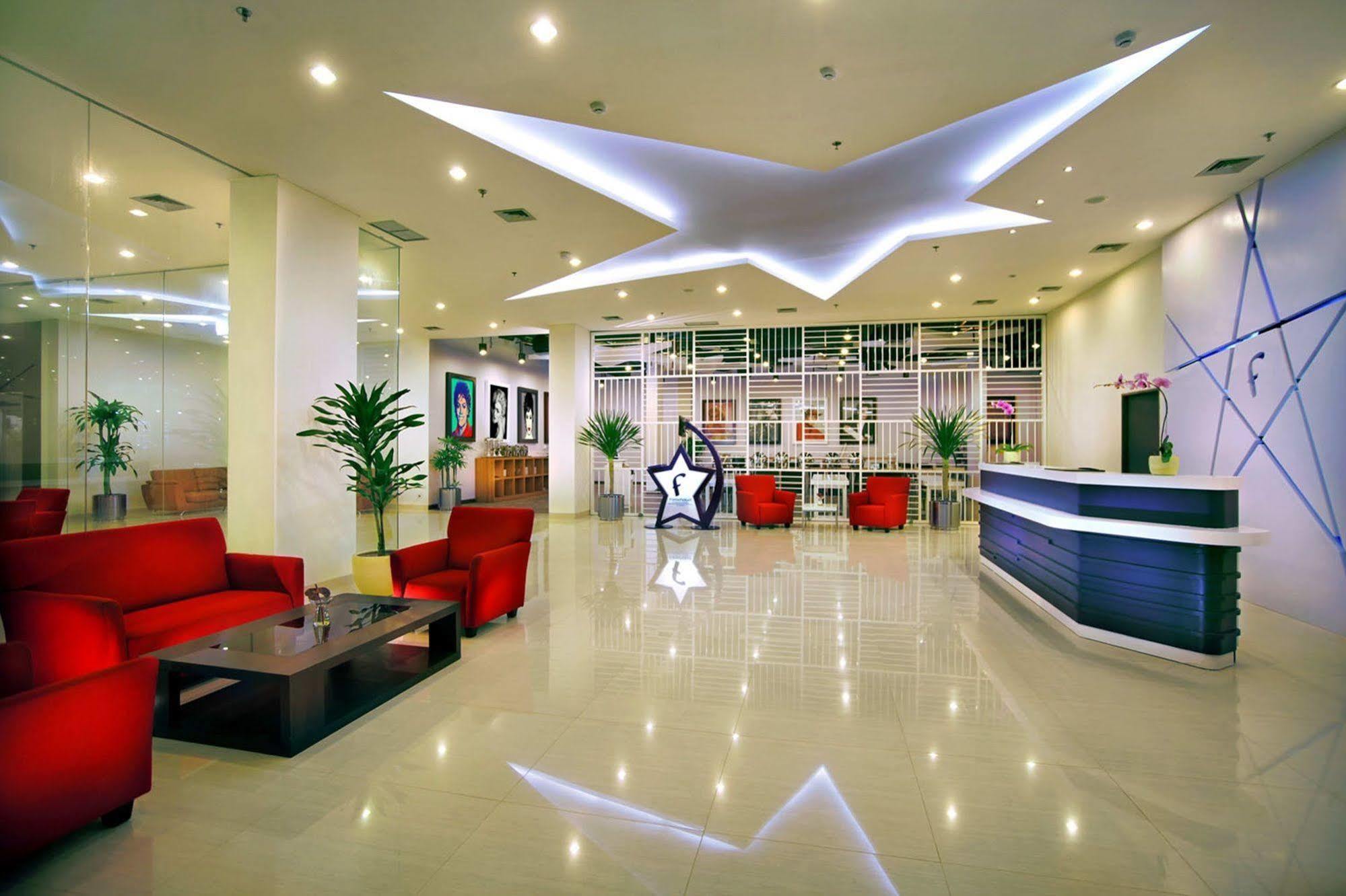 Fame Hotel Gading Serpong Tangerang Exterior photo