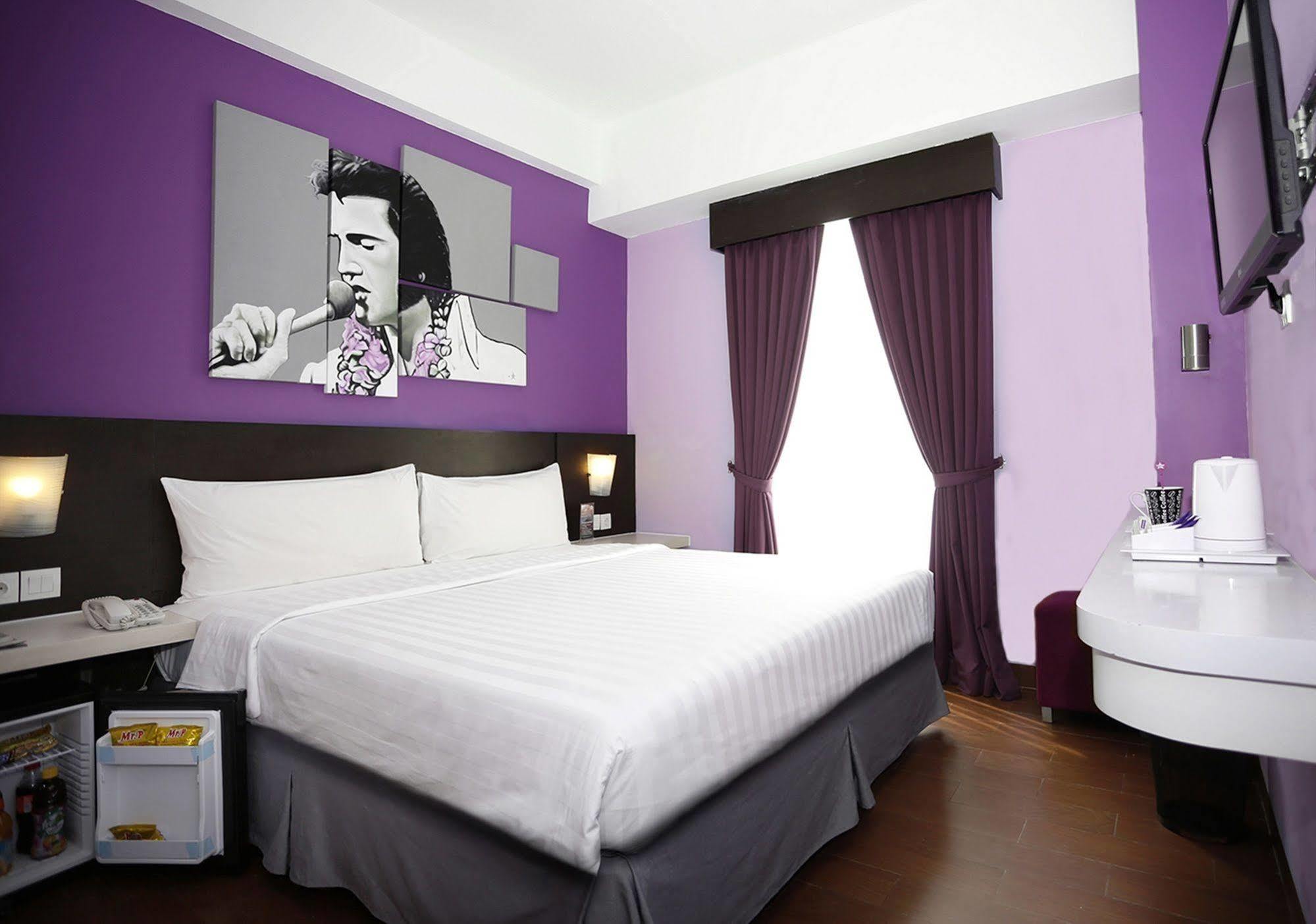 Fame Hotel Gading Serpong Tangerang Exterior photo