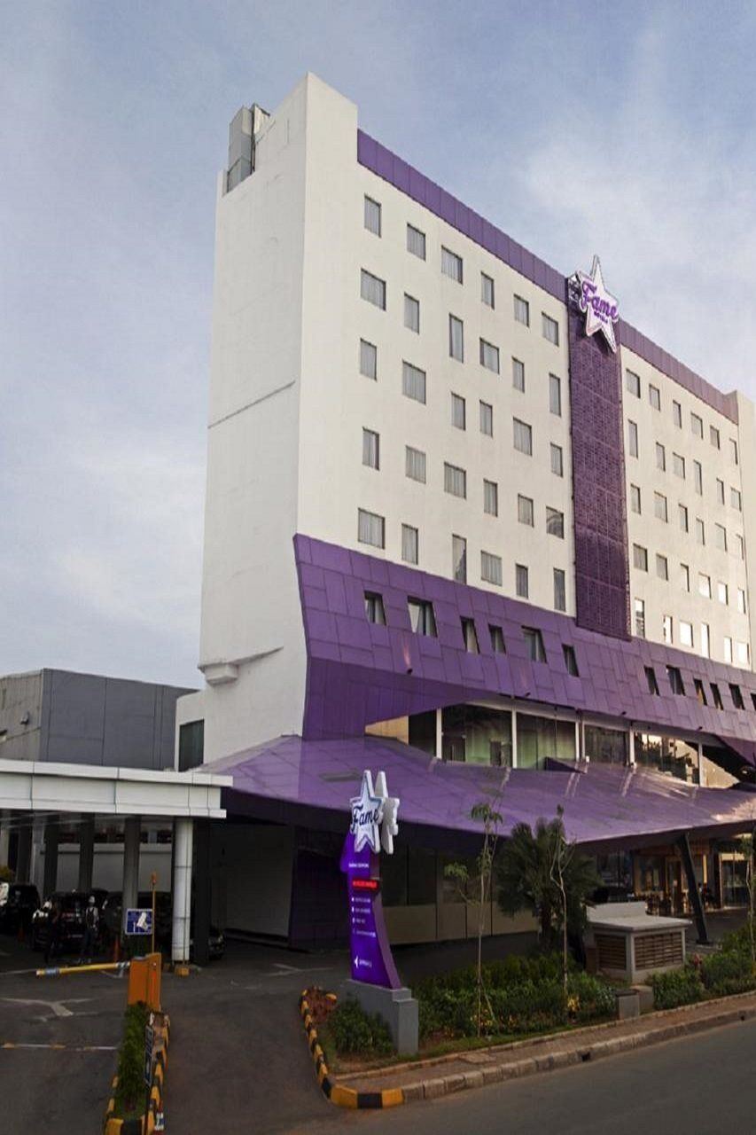 Fame Hotel Gading Serpong Tangerang Exterior photo